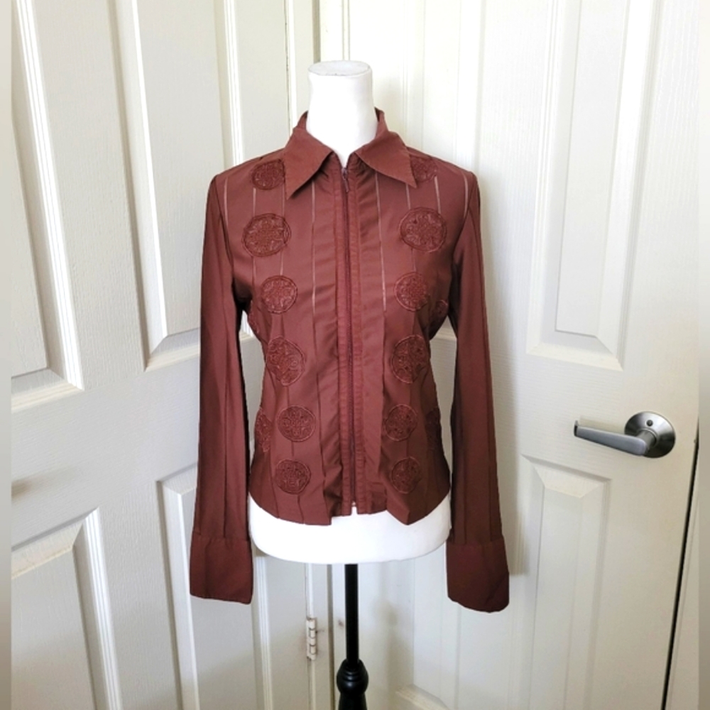 Stera | EUC Pretty Brown Asian Inspo Embroidered Zip Up Top (SIZE M) - Picture 4 of 14